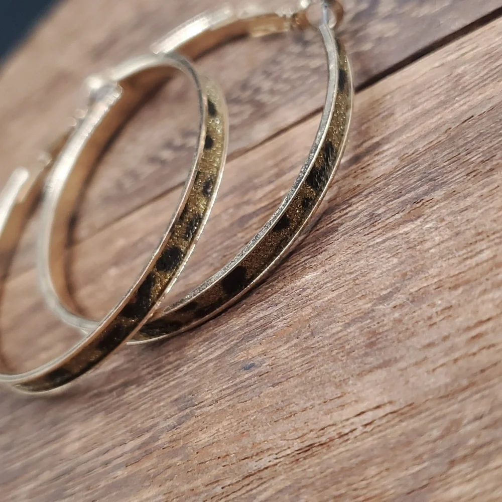 E2171 cheetah print glamor hoop‎ earrings